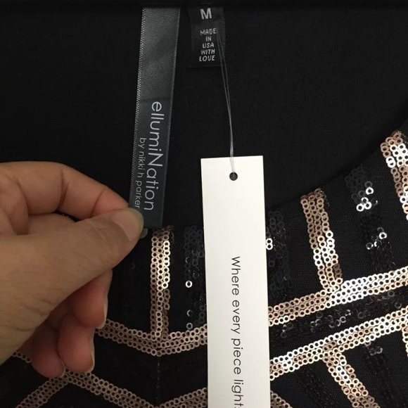 NWT Ellumination Sequined Black Gold Top M - Picture 2 of 9